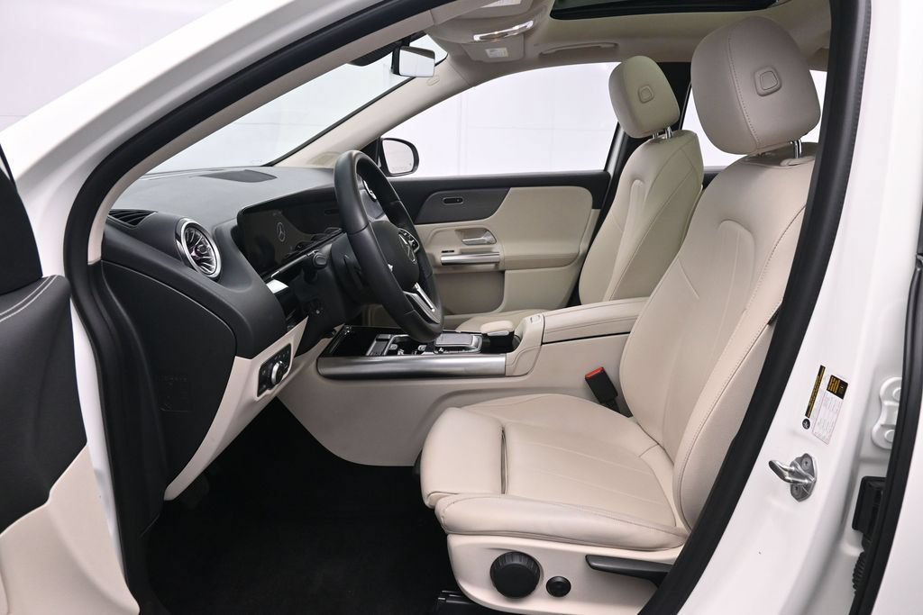 Used 2022 Mercedes-Benz GLA 250 4MATIC w/ Premium Package Lite image 15