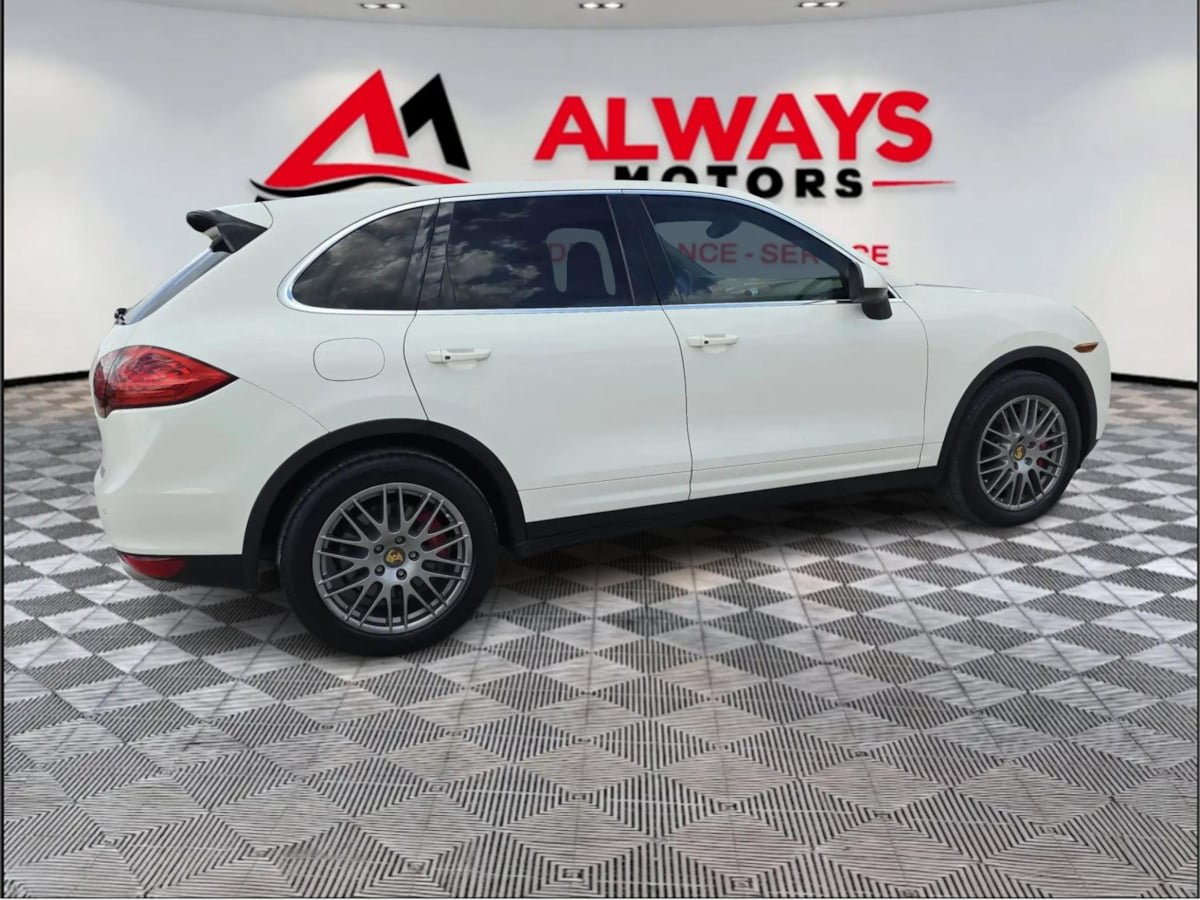 Used 2011 Porsche Cayenne Turbo AWD/4WD image 25