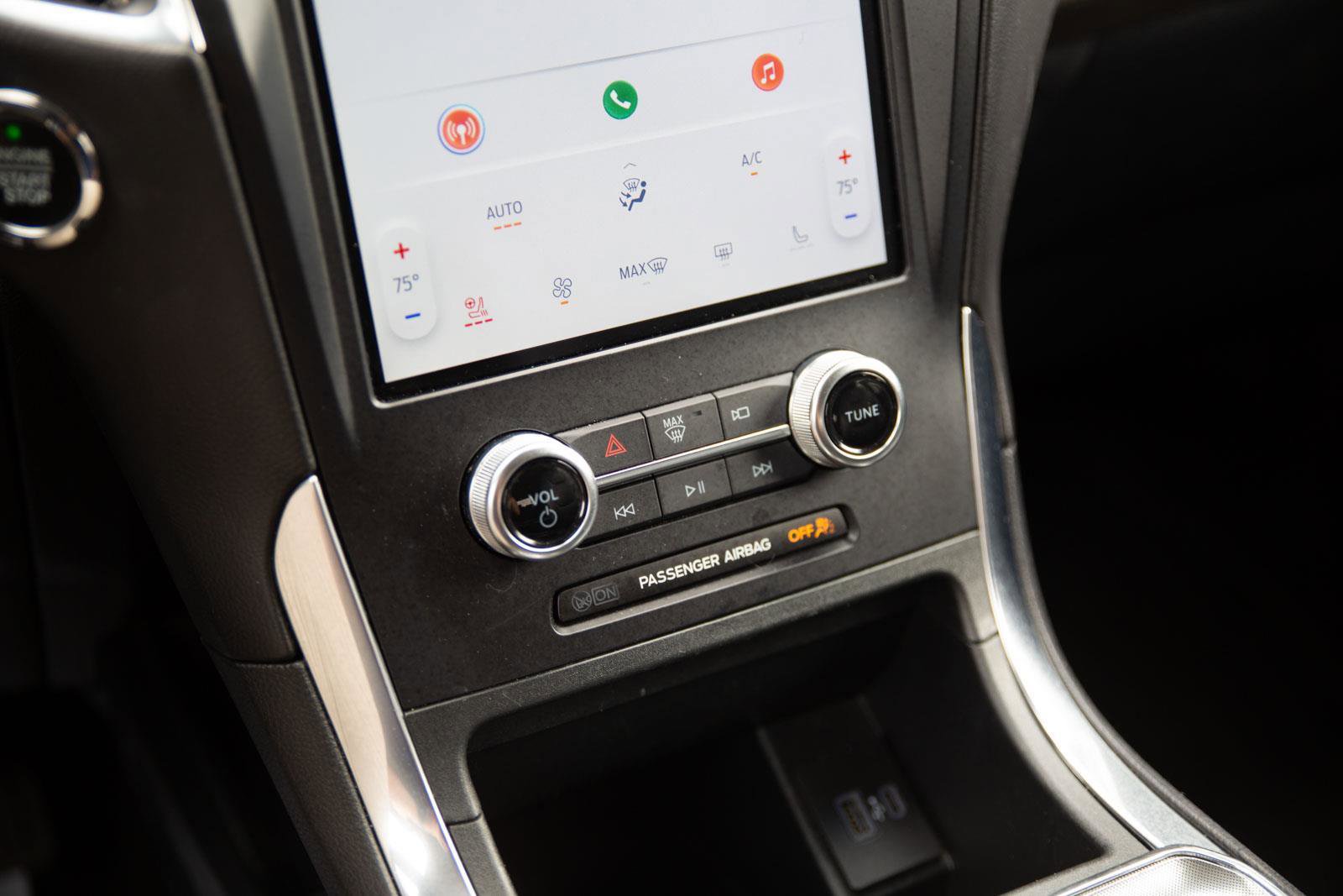 Used 2024 Ford Edge Titanium image 15