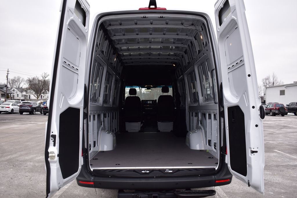 Certified 2025 Mercedes-Benz Sprinter 2500 image 31