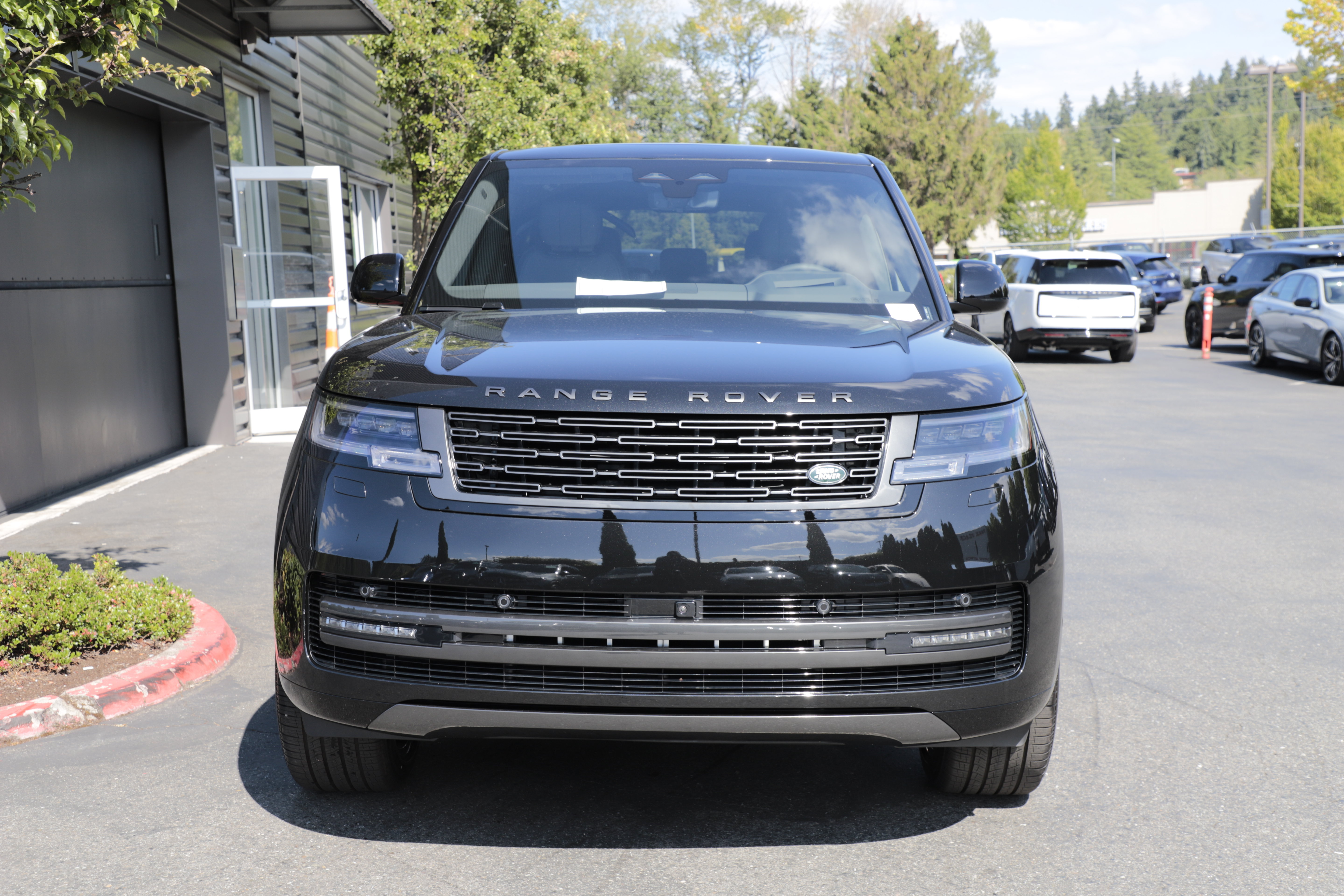 New 2026 Land Rover Range Rover SE AWD/4WD image 6