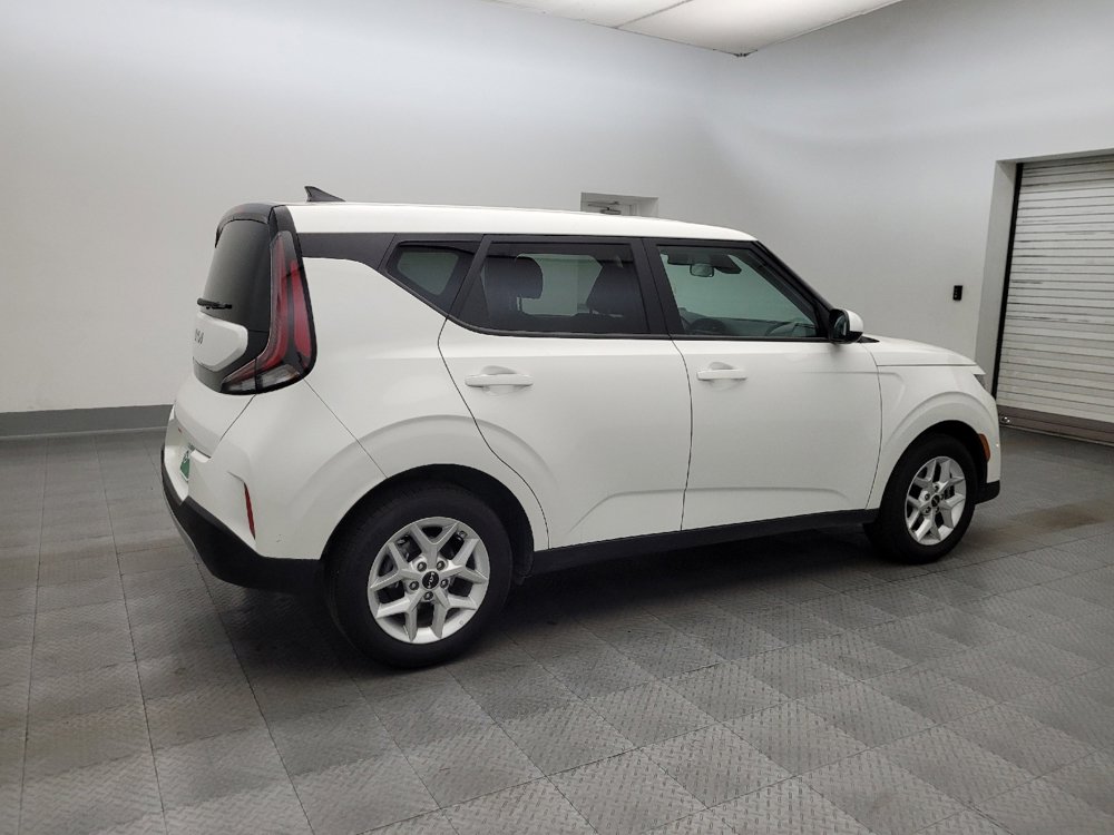 Used 2025 Kia Soul LX image 10