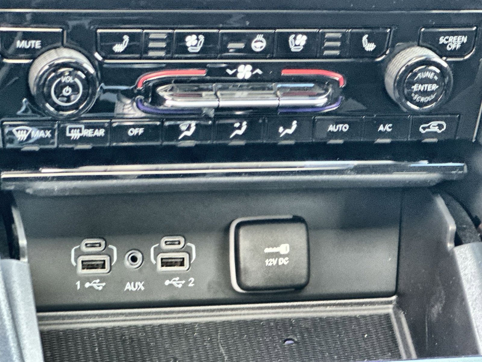 New 2025 Jeep Grand Cherokee Limited w/ Luxury Tech Group II image 21