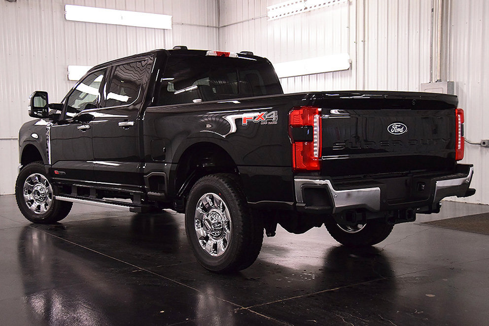 New 2027 Ford F350 Lariat w/ Lariat Premium Package AWD/4WD image 5