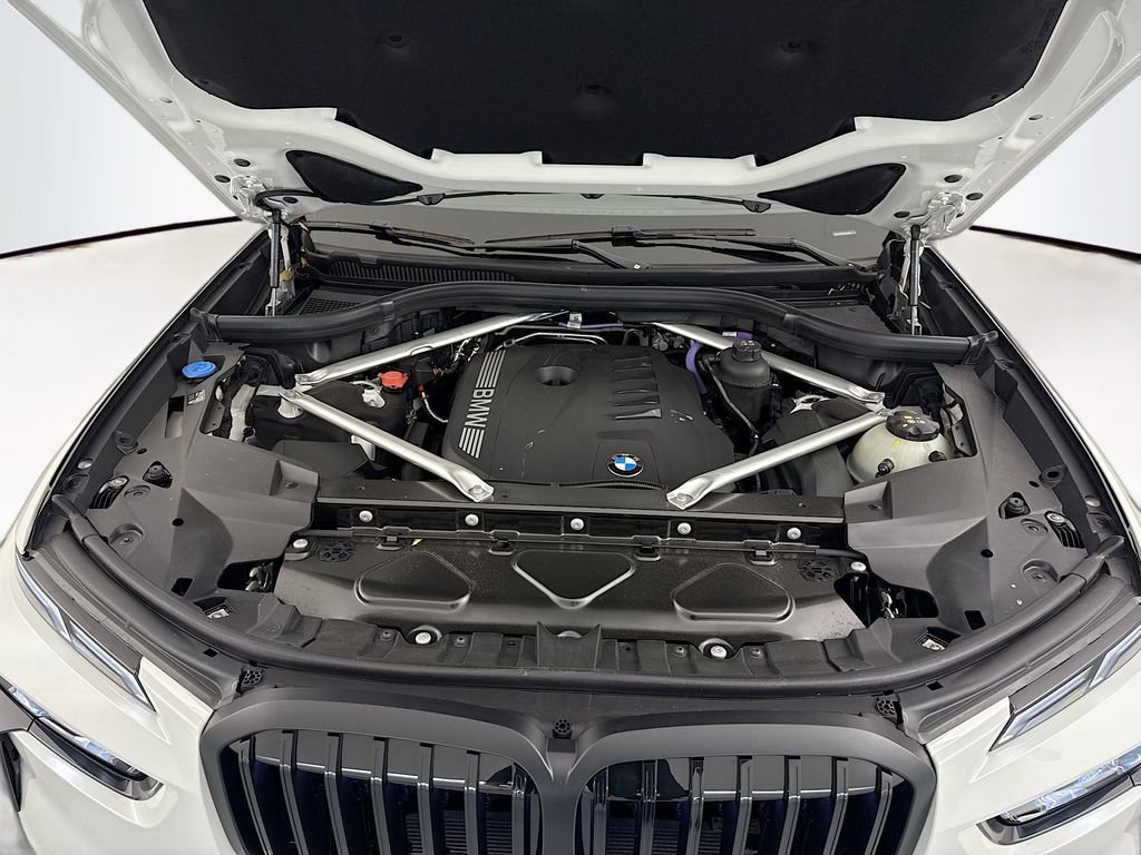 Used 2026 BMW X7 xDrive40i w/ M Sport Package image 30