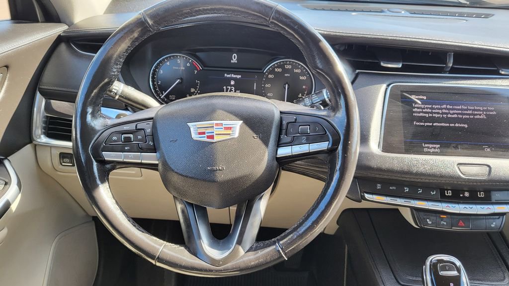 Used 2020 Cadillac XT4 Luxury w/ Cold Weather Package image 28