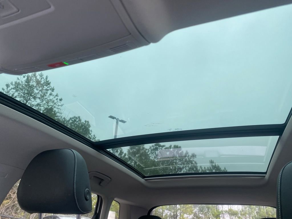 Used 2024 Volkswagen Taos SE image 27