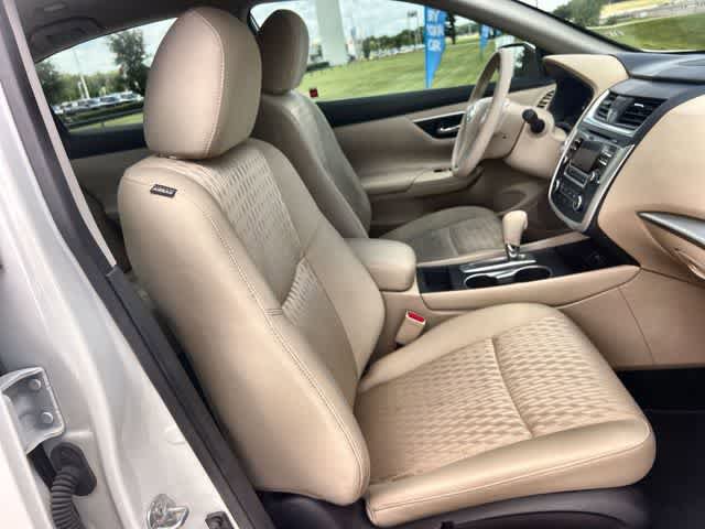 Used 2016 Nissan Altima 2.5 S w/ Power Driver Seat Package FWD image 12