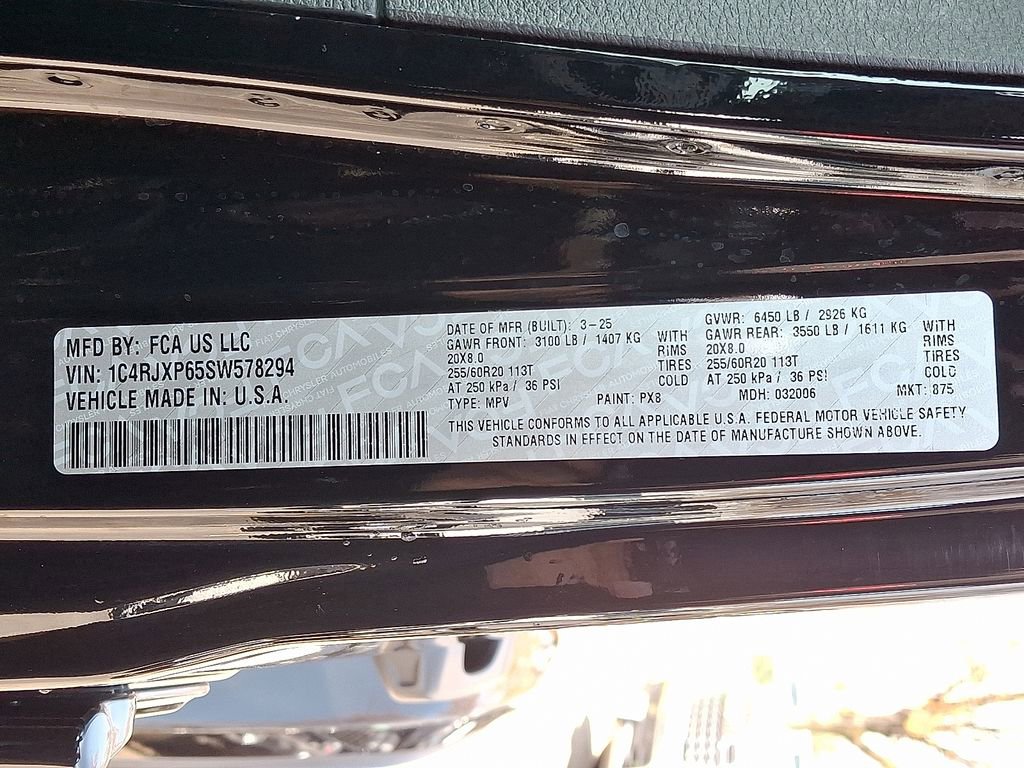 Used 2025 Jeep Wrangler Unlimited Sahara image 28