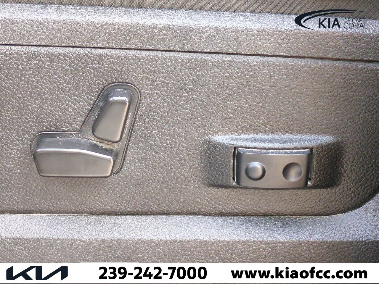 Used 2022 RAM 1500 Classic SLT w/ Electronics Convenience Group image 18