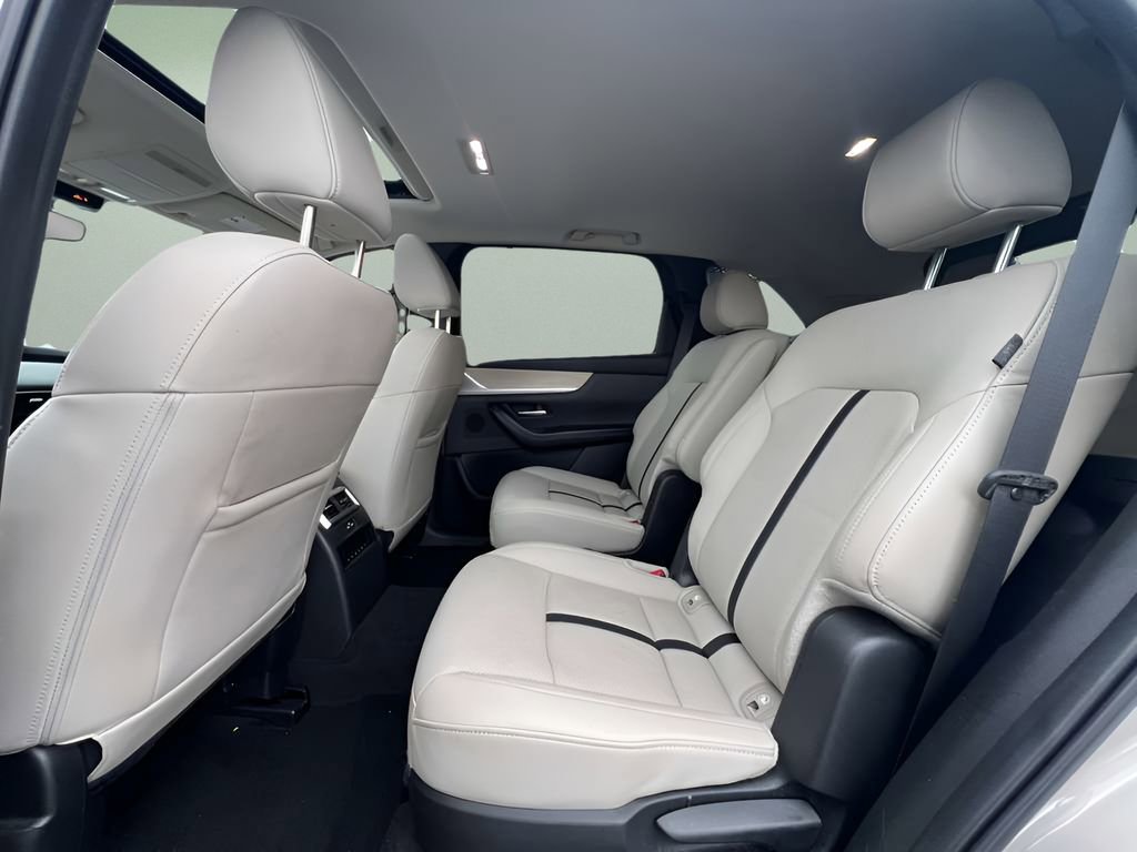 Used 2024 MAZDA CX-90 3.3 Turbo w/ Preferred Plus AWD/4WD image 17