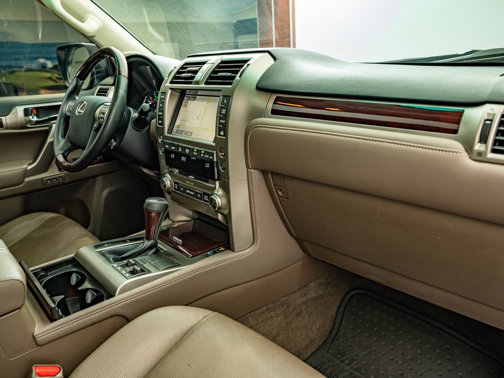 Used 2014 Lexus GX 460 w/ Premium Package AWD/4WD image 39