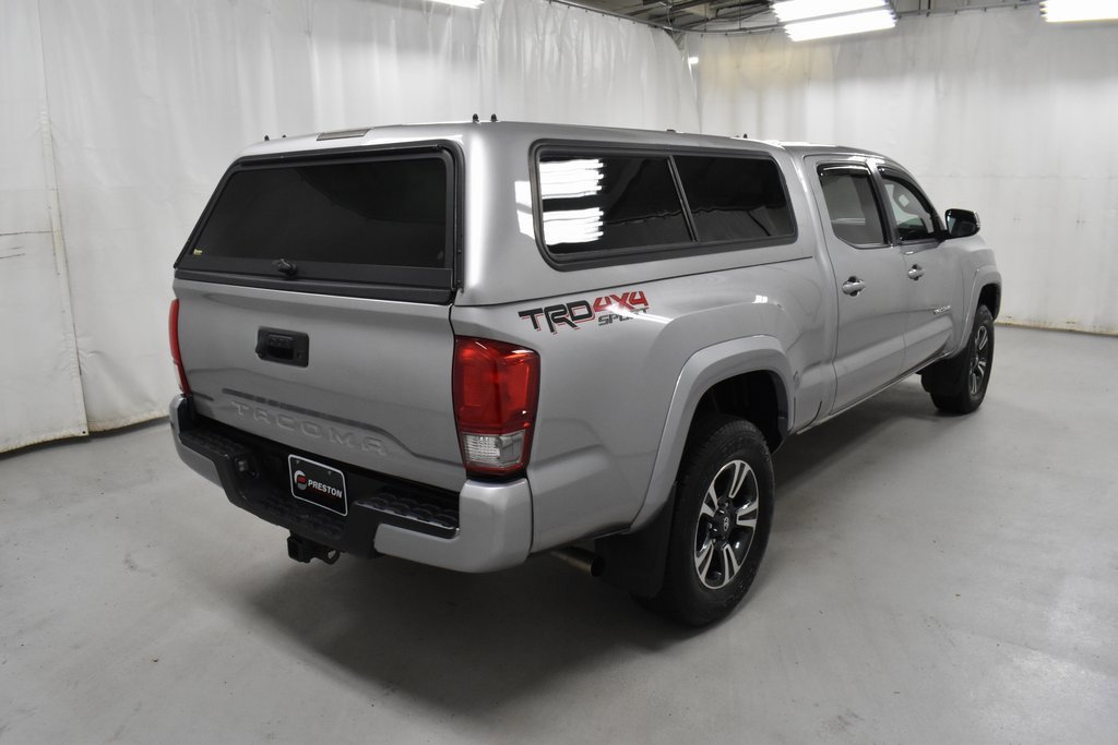 Used 2016 Toyota Tacoma TRD Sport image 5