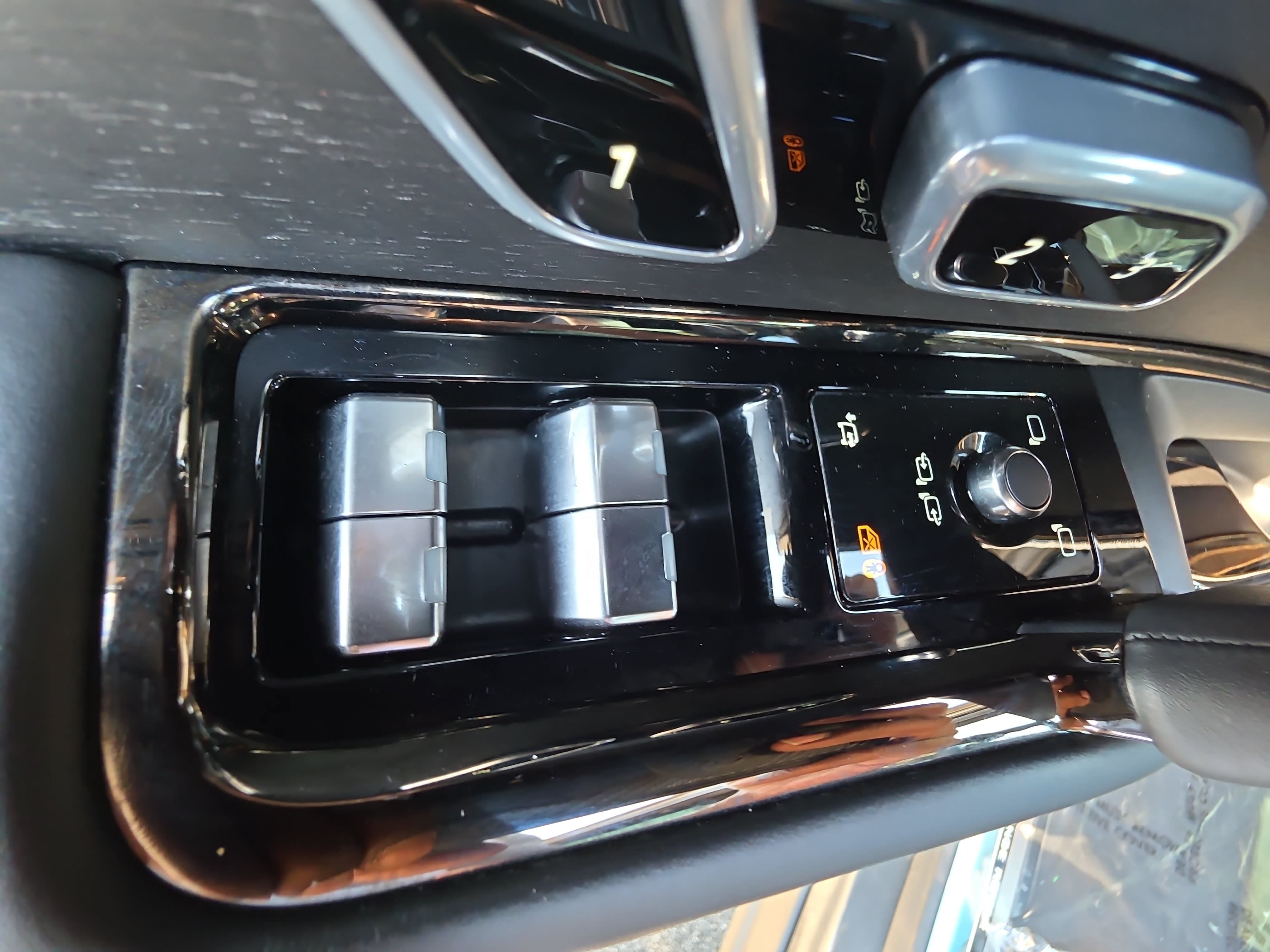 Certified 2025 Land Rover Range Rover Sport SE AWD/4WD image 28