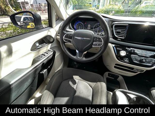 Certified 2020 Chrysler Pacifica Touring w/ Advanced Safetytec Group FWD image 9