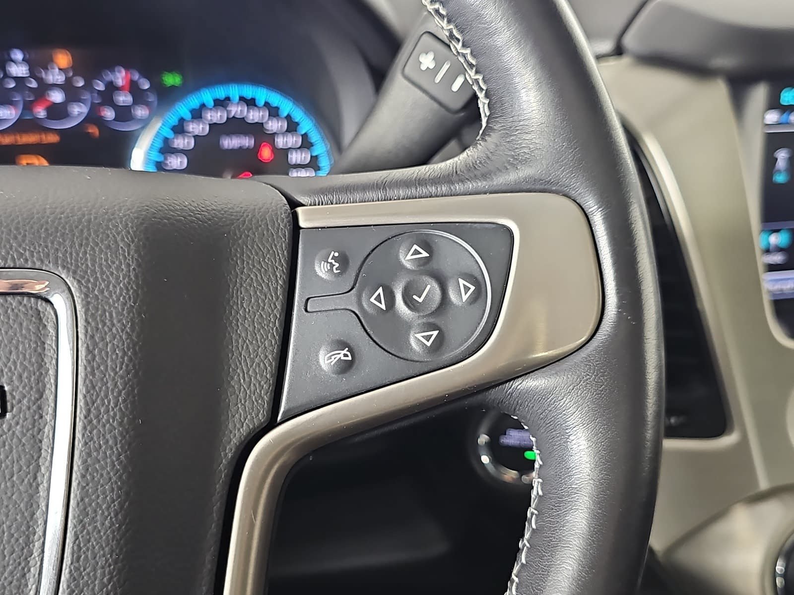 Used 2020 GMC Yukon XL Denali w/ Open Road Package RWD image 18