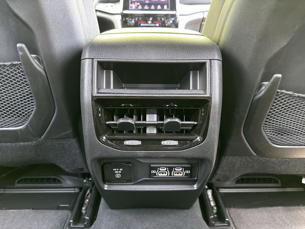 Used 2024 Jeep Grand Cherokee Altitude image 21
