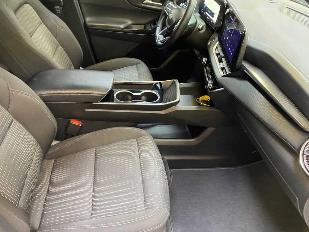 Used 2025 Chevrolet Equinox LT AWD/4WD image 25