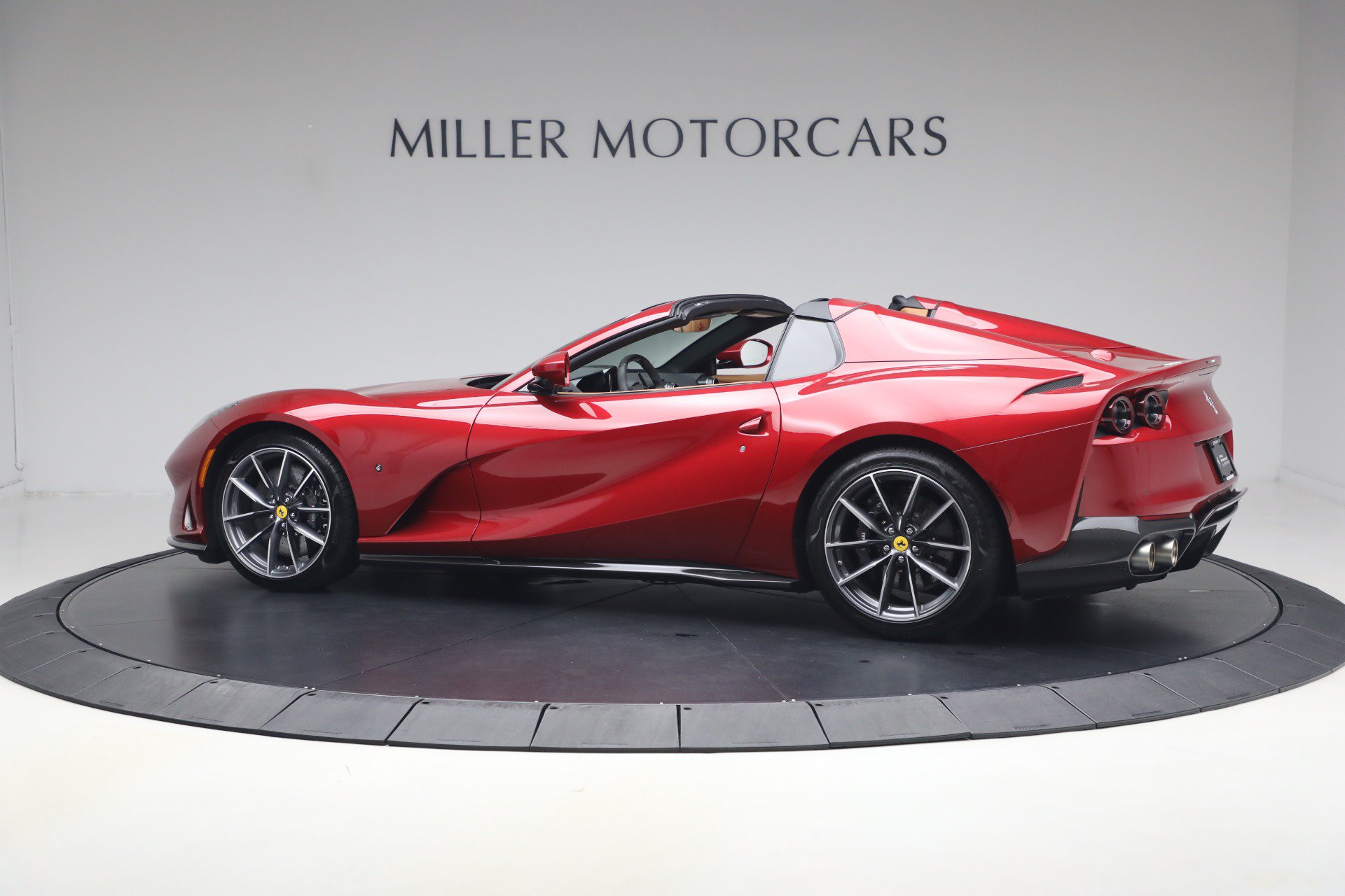 Certified 2023 Ferrari 812 GTS RWD image 4