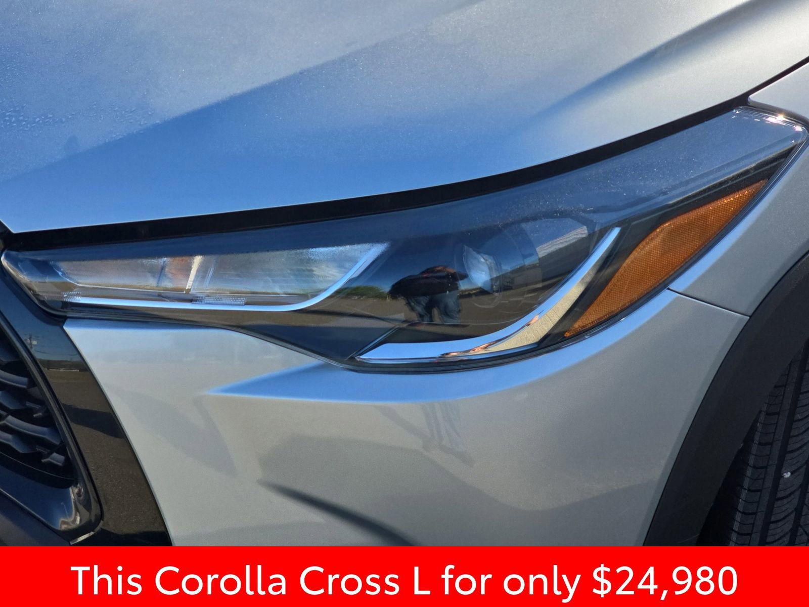 Used 2024 Toyota Corolla Cross L image 37