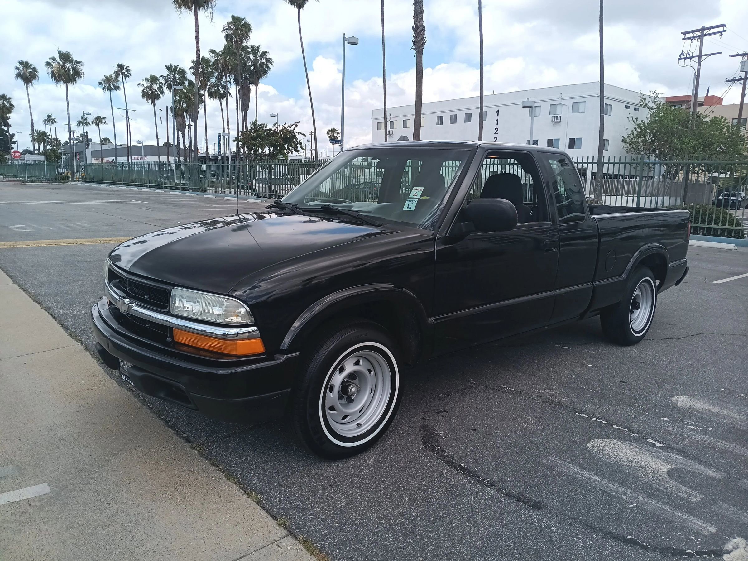 Used 2003 Chevrolet S10 Pickup 2WD Extended Cab image 3