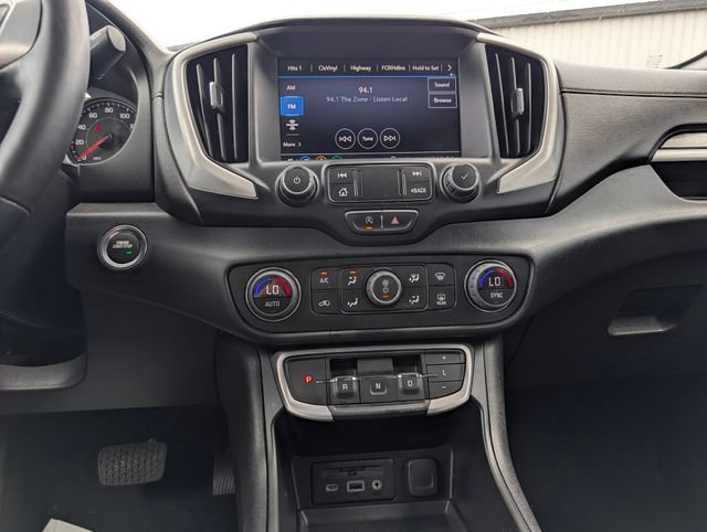 Used 2023 GMC Terrain SLT w/ Infotainment Package II AWD/4WD image 18