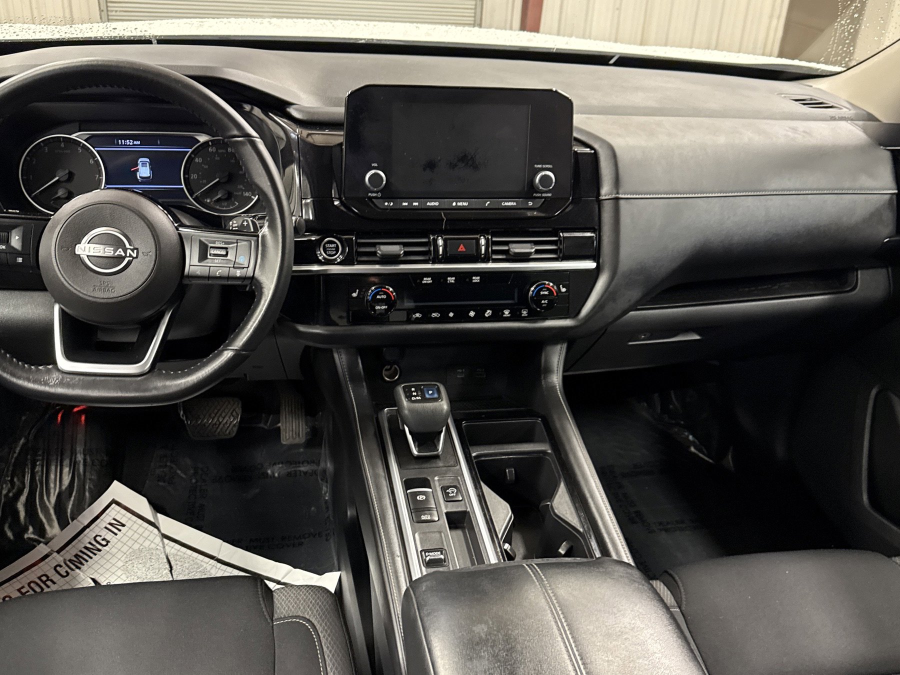 Used 2022 Nissan Pathfinder SV w/ SV Premium Package image 16