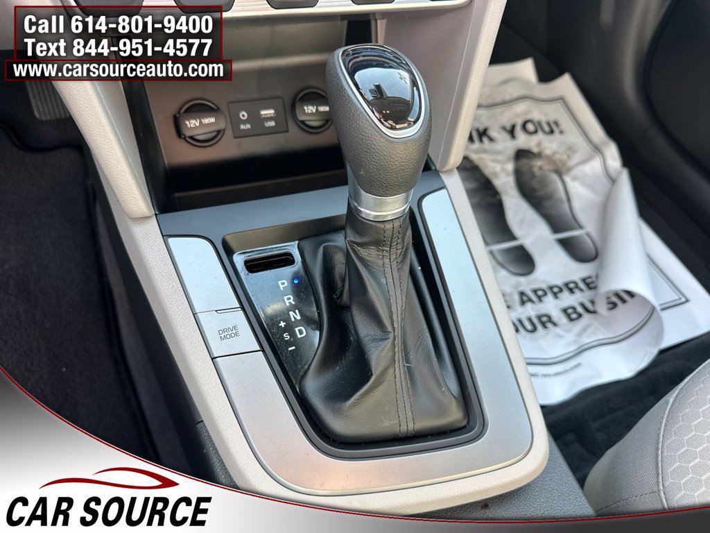 Used 2020 Hyundai Elantra SE FWD image 18
