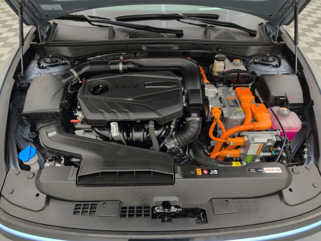 Used 2025 Hyundai Sonata Limited FWD image 39