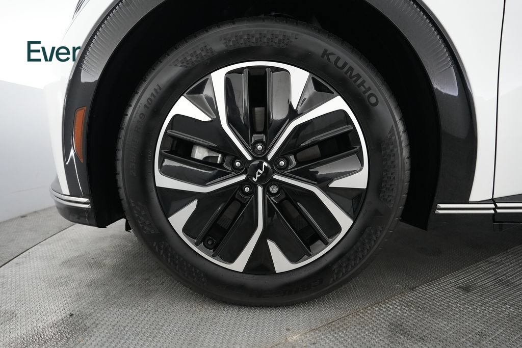 Used 2024 Kia EV6 Wind RWD image 19