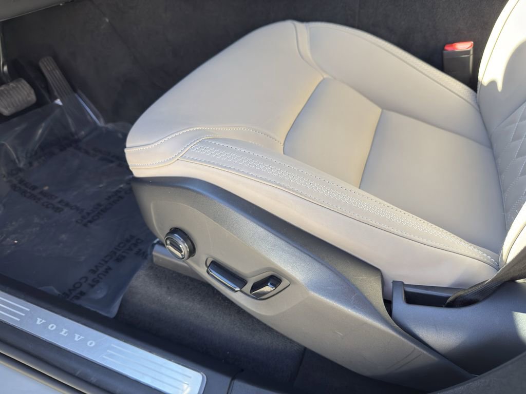 New 2026 Volvo XC90 B6 Ultra image 15