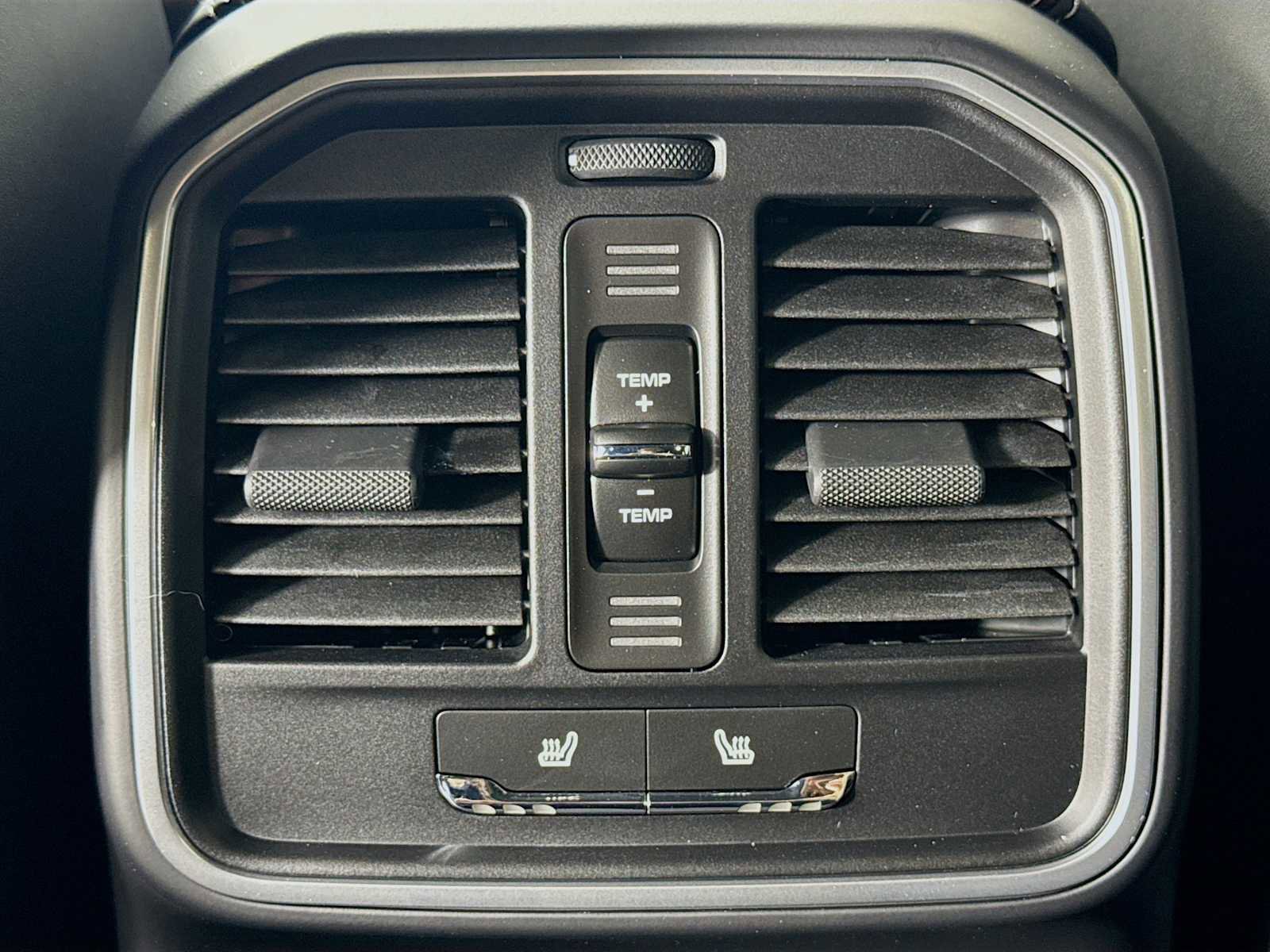 New 2026 Porsche Macan Turbo image 27