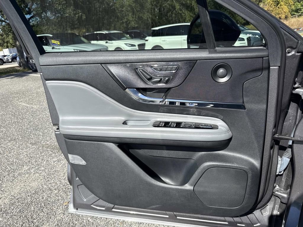 Certified 2021 Lincoln Corsair Reserve w/ Equipment Group 201A image 18