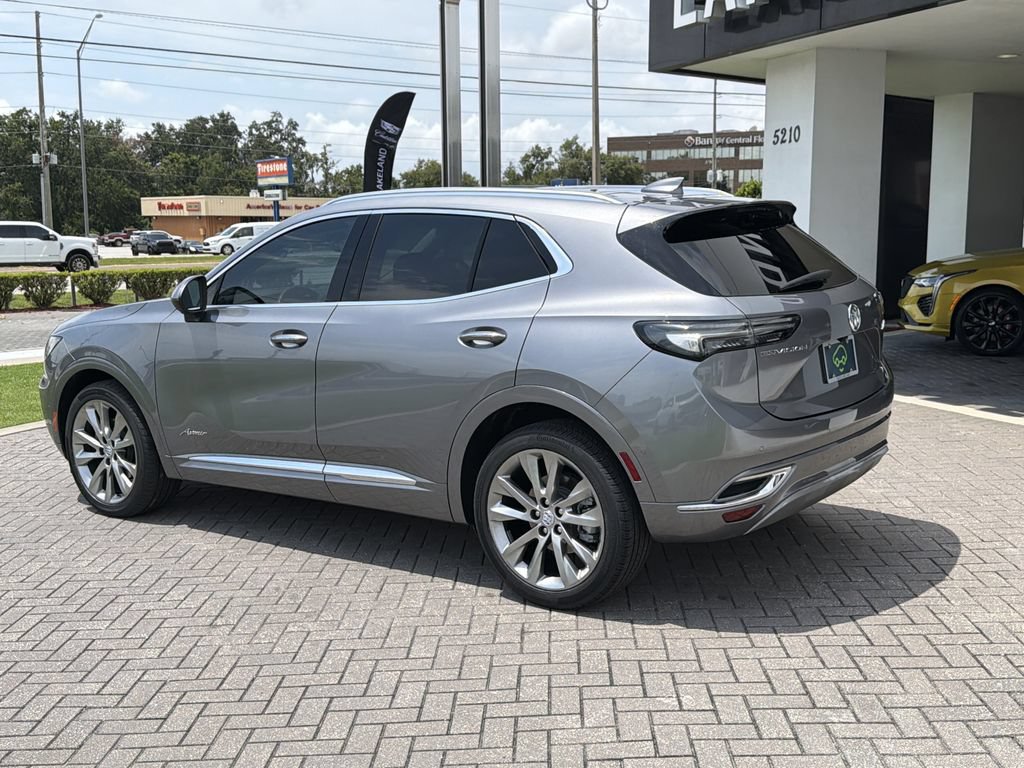 Certified 2022 Buick Envision Avenir w/ Technology Package II FWD image 4