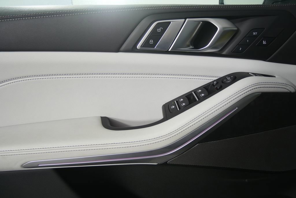 Certified 2025 BMW X5 xDrive40i image 8