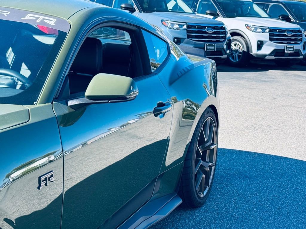 Used 2025 Ford Mustang GT Premium w/ GT Performance Package image 9