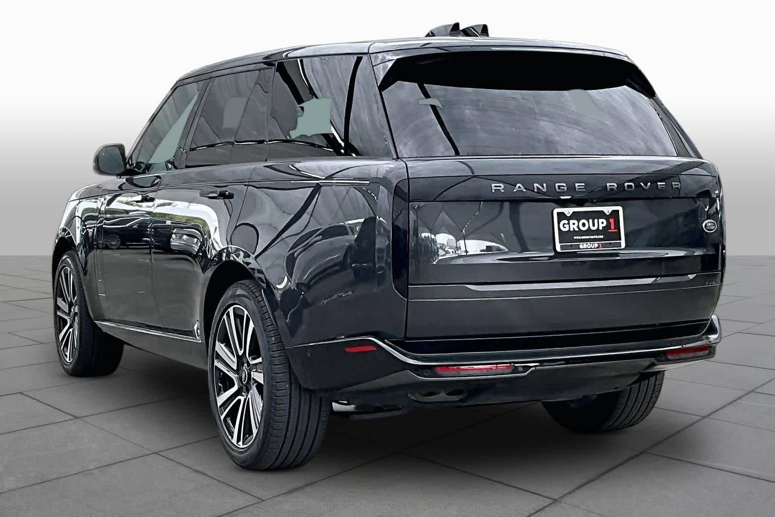Used 2023 Land Rover Range Rover SE AWD/4WD image 12