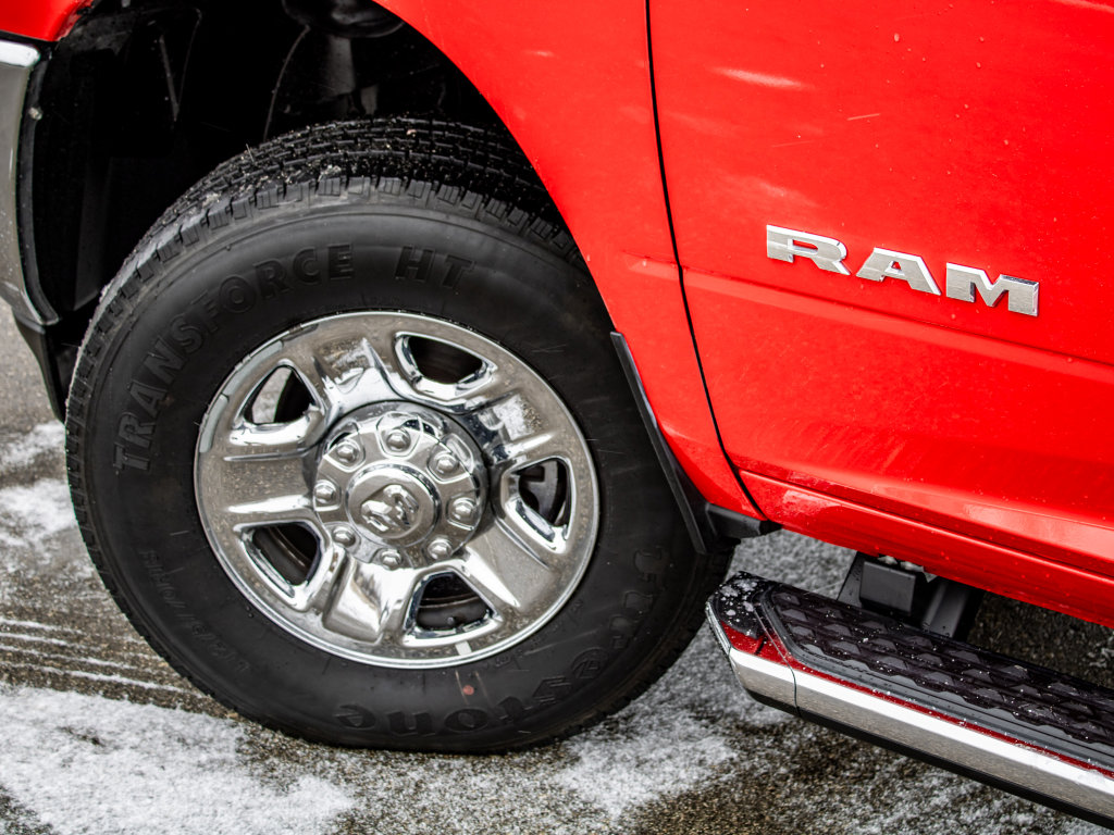 Used 2024 RAM 2500 Big Horn w/ Bed Utility Group image 10