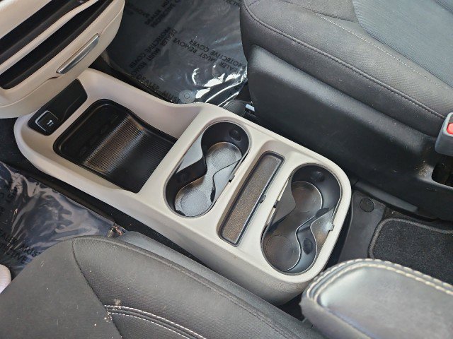 Used 2023 Chrysler Voyager LX image 20