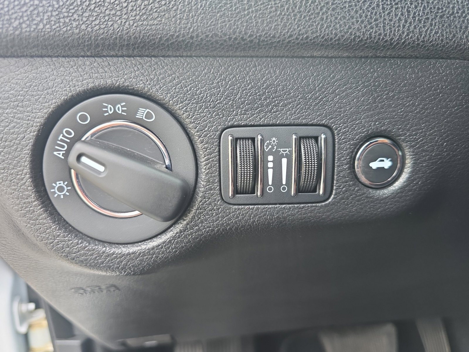 Used 2023 Chrysler 300 Touring RWD image 24