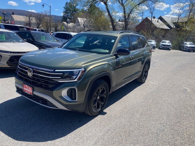 New 2026 Volkswagen Atlas Peak Edition AWD/4WD image 3