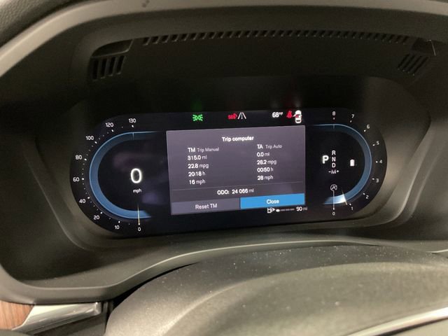 Used 2023 Volvo XC60 B5 Plus w/ Climate Package image 14