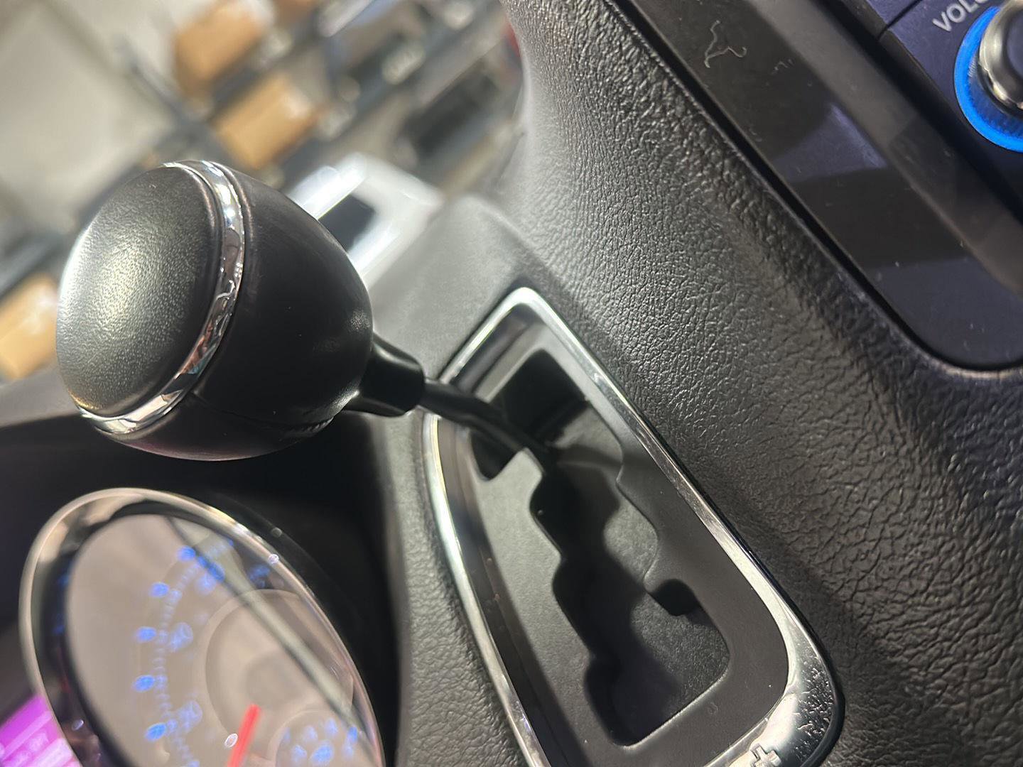 Used 2014 Chrysler Town & Country Touring-L w/ Driver Convenience Group image 20