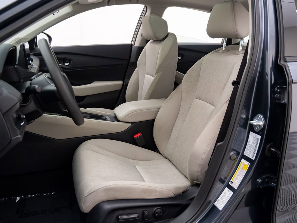 Used 2023 Honda Accord EX image 17