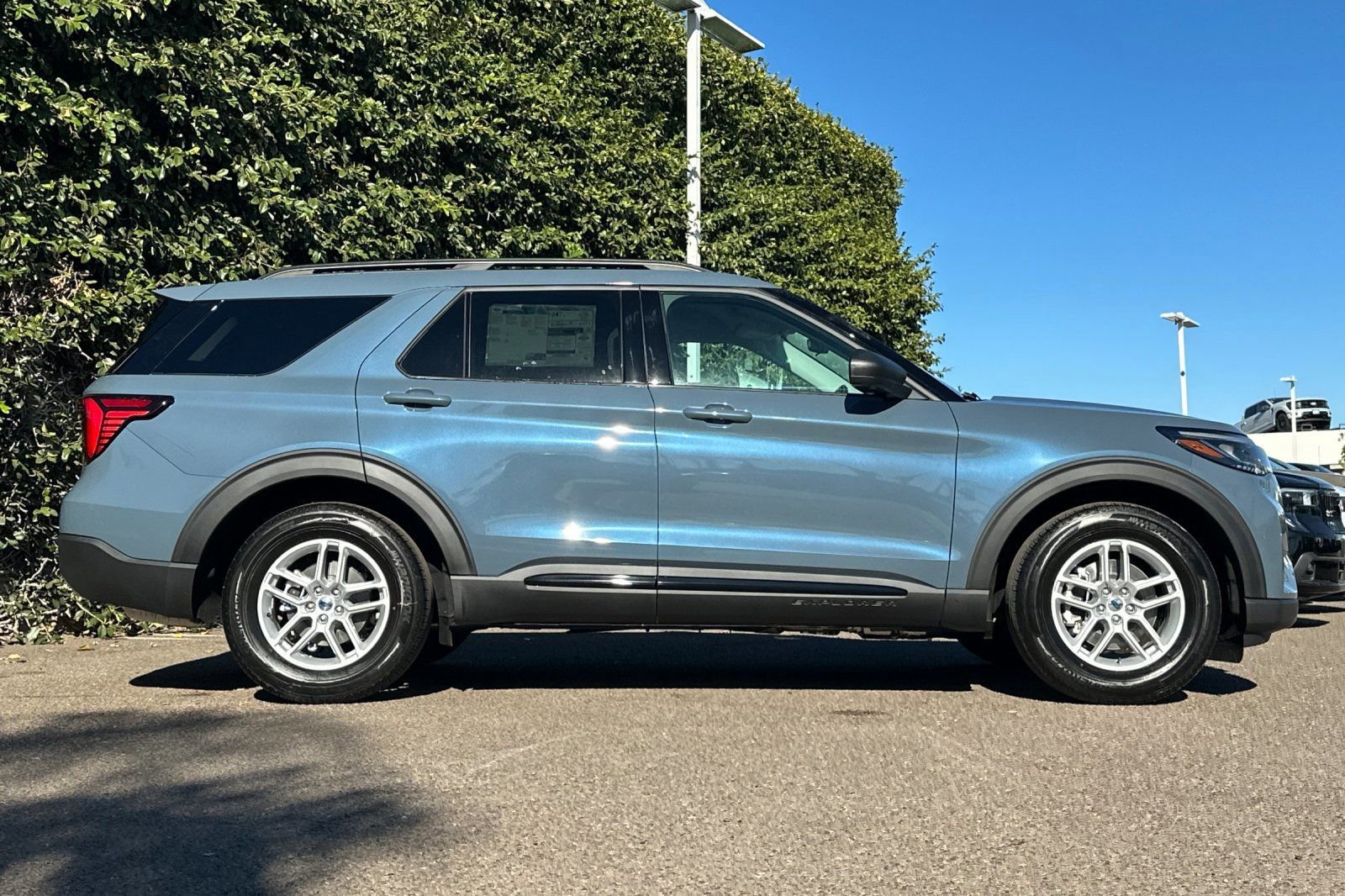 New 2026 Ford Explorer Active w/ Active Comfort Package image 3