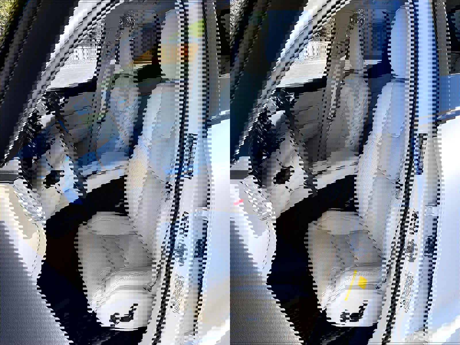 Used 2026 Volvo XC60 B5 Ultra w/ Climate Package image 27