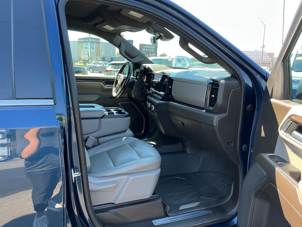 Used 2022 GMC Sierra 1500 SLE w/ X31 Off-Road Package AWD/4WD image 9