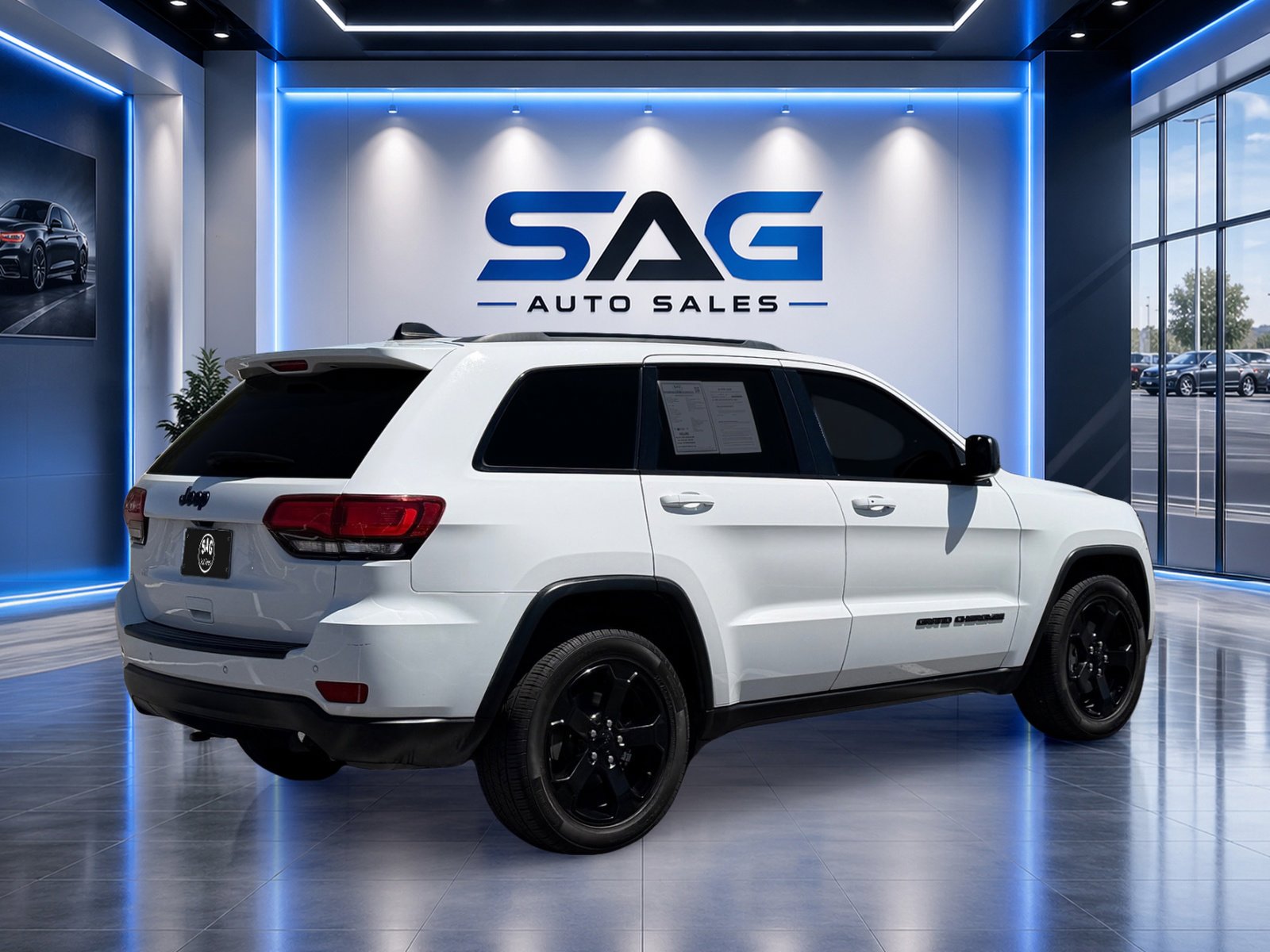 Used 2020 Jeep Grand Cherokee Laredo RWD image 4