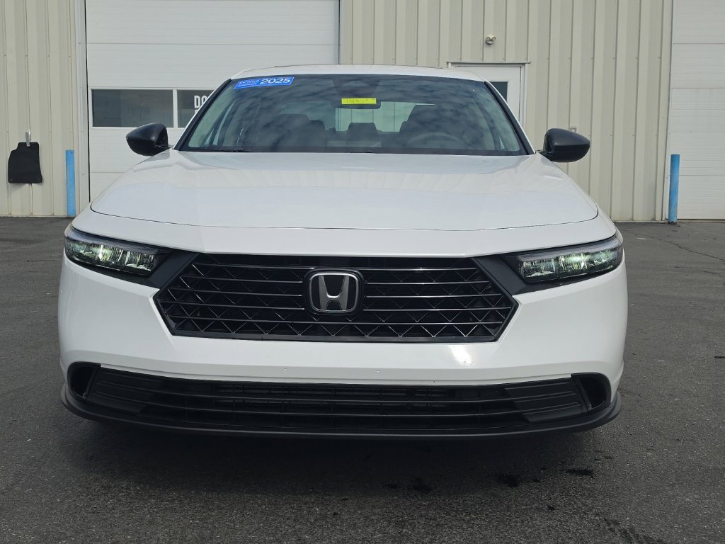 Certified 2025 Honda Accord SE image 2