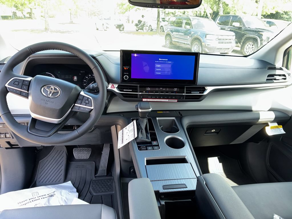 New 2026 Toyota Sienna XLE FWD image 18